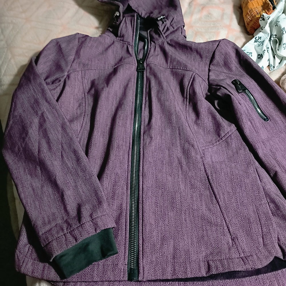 Free Country Purple Raincoat with Hood and Water-Resistant Material